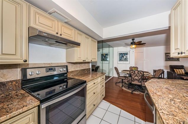 10355 PARADISE BOULEVARD, TREASURE ISLAND, Florida 33706, 1 Bedroom Bedrooms, ,1 BathroomBathrooms,Residential,For Sale,PARADISE,MFRU8225608