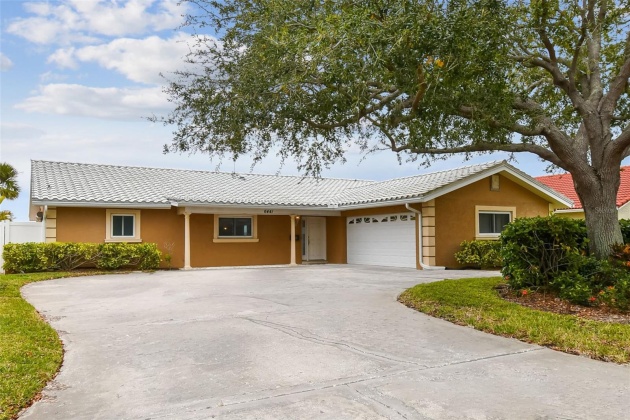 6441 4TH PALM POINT, ST PETE BEACH, Florida 33706, 3 Bedrooms Bedrooms, ,2 BathroomsBathrooms,Residential,For Sale,4TH PALM,MFRA4593498