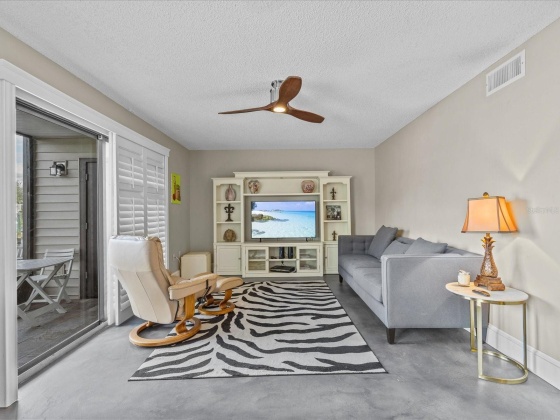 327 MOORINGS COVE DRIVE, TARPON SPRINGS, Florida 34689, 2 Bedrooms Bedrooms, ,2 BathroomsBathrooms,Residential,For Sale,MOORINGS COVE,MFRU8225743