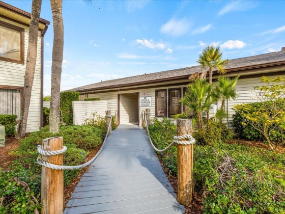 327 MOORINGS COVE DRIVE, TARPON SPRINGS, Florida 34689, 2 Bedrooms Bedrooms, ,2 BathroomsBathrooms,Residential,For Sale,MOORINGS COVE,MFRU8225743