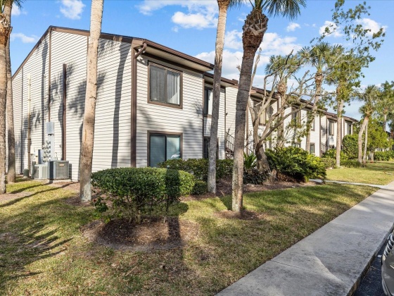 327 MOORINGS COVE DRIVE, TARPON SPRINGS, Florida 34689, 2 Bedrooms Bedrooms, ,2 BathroomsBathrooms,Residential,For Sale,MOORINGS COVE,MFRU8225743