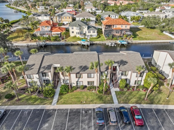 327 MOORINGS COVE DRIVE, TARPON SPRINGS, Florida 34689, 2 Bedrooms Bedrooms, ,2 BathroomsBathrooms,Residential,For Sale,MOORINGS COVE,MFRU8225743