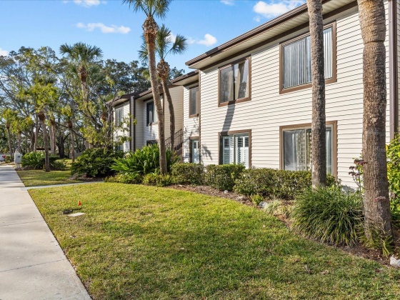 327 MOORINGS COVE DRIVE, TARPON SPRINGS, Florida 34689, 2 Bedrooms Bedrooms, ,2 BathroomsBathrooms,Residential,For Sale,MOORINGS COVE,MFRU8225743