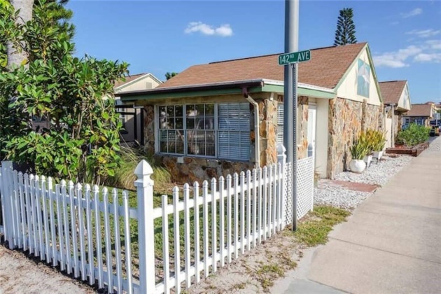 14141 GULF BOULEVARD, MADEIRA BEACH, Florida 33708, 2 Bedrooms Bedrooms, ,2 BathroomsBathrooms,Residential,For Sale,GULF,MFRU8226563