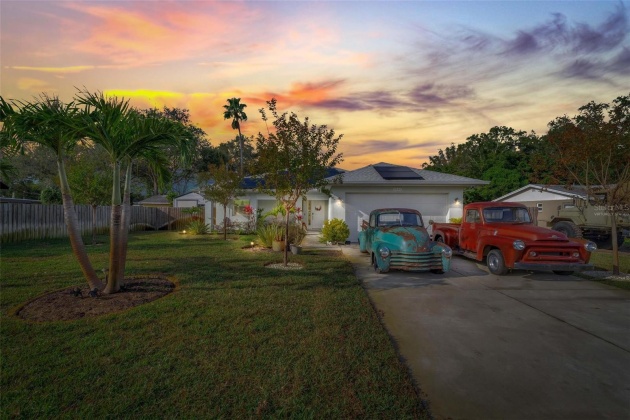 8080 ROBIN ROAD, SEMINOLE, Florida 33777, 3 Bedrooms Bedrooms, ,2 BathroomsBathrooms,Residential,For Sale,ROBIN,MFRU8225172