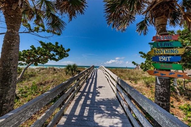 718 GULF BOULEVARD, INDIAN ROCKS BEACH, Florida 33785, 2 Bedrooms Bedrooms, ,2 BathroomsBathrooms,Residential,For Sale,GULF,MFRU8225712