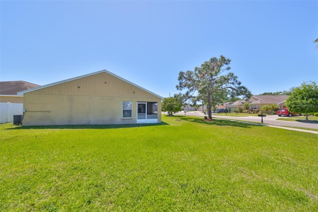 11330 SOUTHWIND LAKE DRIVE, GIBSONTON, Florida 33534, 3 Bedrooms Bedrooms, ,2 BathroomsBathrooms,Residential,For Sale,SOUTHWIND LAKE,MFRT3495182