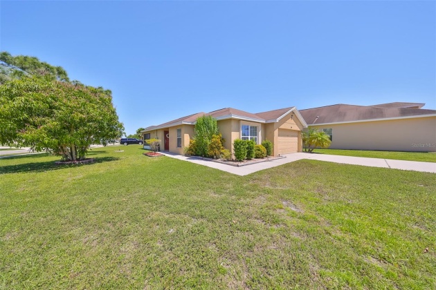 11330 SOUTHWIND LAKE DRIVE, GIBSONTON, Florida 33534, 3 Bedrooms Bedrooms, ,2 BathroomsBathrooms,Residential,For Sale,SOUTHWIND LAKE,MFRT3495182