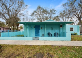 402 PINEAPPLE STREET, TARPON SPRINGS, Florida 34689, 3 Bedrooms Bedrooms, ,2 BathroomsBathrooms,Residential,For Sale,PINEAPPLE,MFRU8226523