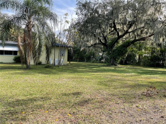 750 CHARLIE TAYLOR ROAD, PLANT CITY, Florida 33566, 5 Bedrooms Bedrooms, ,3 BathroomsBathrooms,Residential,For Sale,CHARLIE TAYLOR,MFRL4941682