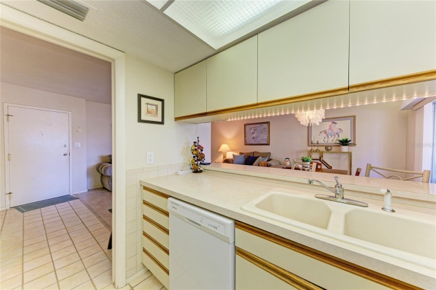 661 POINSETTIA AVENUE, CLEARWATER BEACH, Florida 33767, 1 Bedroom Bedrooms, ,1 BathroomBathrooms,Residential,For Sale,POINSETTIA,MFRA4592322