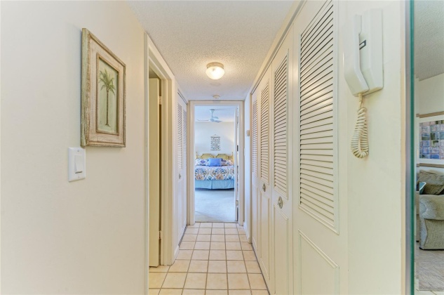 661 POINSETTIA AVENUE, CLEARWATER BEACH, Florida 33767, 1 Bedroom Bedrooms, ,1 BathroomBathrooms,Residential,For Sale,POINSETTIA,MFRA4592322