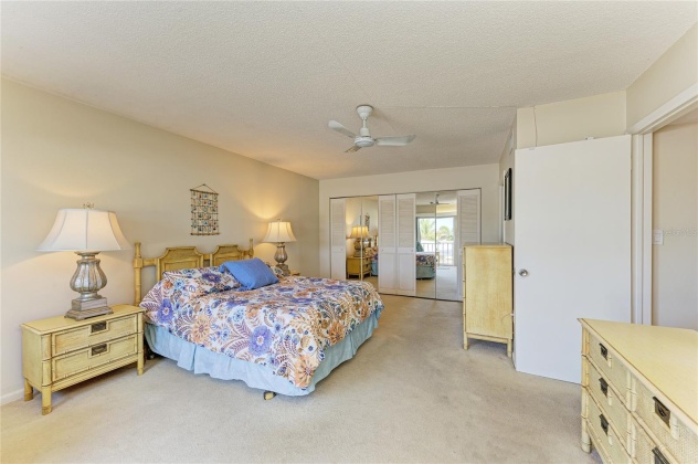 661 POINSETTIA AVENUE, CLEARWATER BEACH, Florida 33767, 1 Bedroom Bedrooms, ,1 BathroomBathrooms,Residential,For Sale,POINSETTIA,MFRA4592322