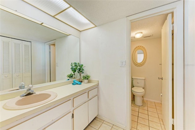 661 POINSETTIA AVENUE, CLEARWATER BEACH, Florida 33767, 1 Bedroom Bedrooms, ,1 BathroomBathrooms,Residential,For Sale,POINSETTIA,MFRA4592322