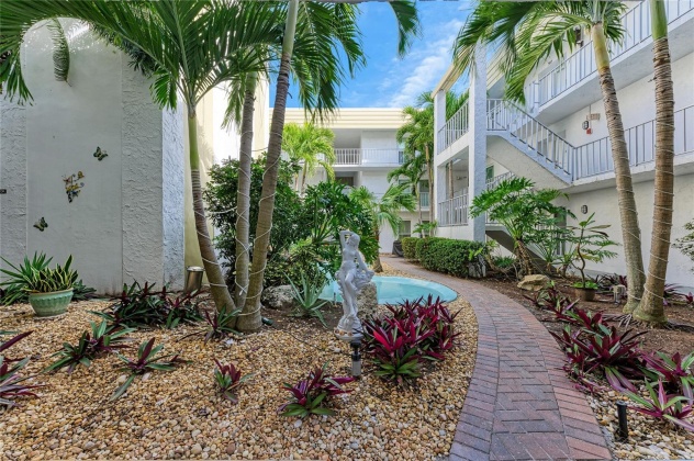 661 POINSETTIA AVENUE, CLEARWATER BEACH, Florida 33767, 1 Bedroom Bedrooms, ,1 BathroomBathrooms,Residential,For Sale,POINSETTIA,MFRA4592322