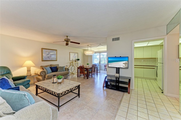 661 POINSETTIA AVENUE, CLEARWATER BEACH, Florida 33767, 1 Bedroom Bedrooms, ,1 BathroomBathrooms,Residential,For Sale,POINSETTIA,MFRA4592322