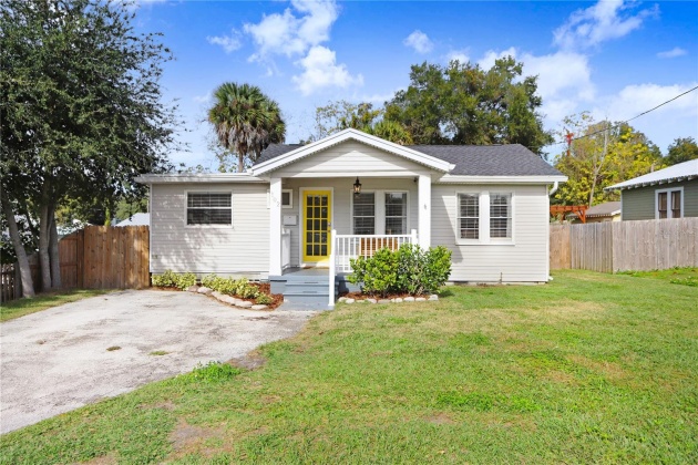 102 FLORA STREET, TAMPA, Florida 33604, 2 Bedrooms Bedrooms, ,1 BathroomBathrooms,Residential,For Sale,FLORA,MFRT3494638