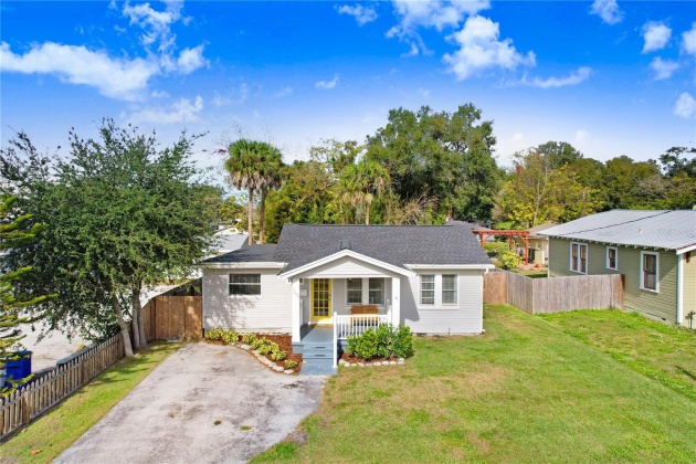 102 FLORA STREET, TAMPA, Florida 33604, 2 Bedrooms Bedrooms, ,1 BathroomBathrooms,Residential,For Sale,FLORA,MFRT3494638