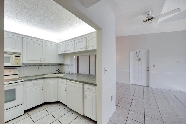 1308 PINE RIDGE CIRCLE, TARPON SPRINGS, Florida 34688, 2 Bedrooms Bedrooms, ,2 BathroomsBathrooms,Residential,For Sale,PINE RIDGE,MFRT3482829