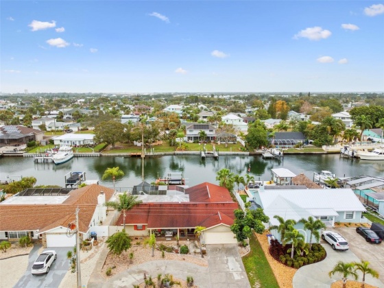 727 FLAMINGO DRIVE, APOLLO BEACH, Florida 33572, 4 Bedrooms Bedrooms, ,2 BathroomsBathrooms,Residential,For Sale,FLAMINGO,MFRT3497173