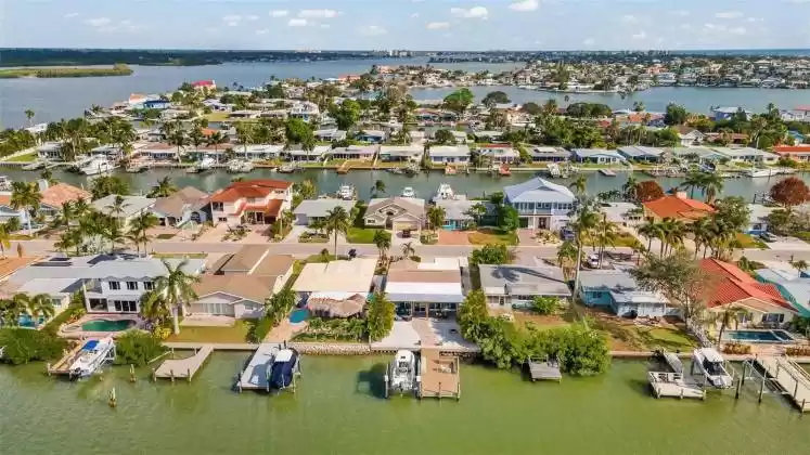 17730 LONG POINT DRIVE, REDINGTON SHORES, Florida 33708, 3 Bedrooms Bedrooms, ,2 BathroomsBathrooms,Residential,For Sale,LONG POINT,MFRT3495752