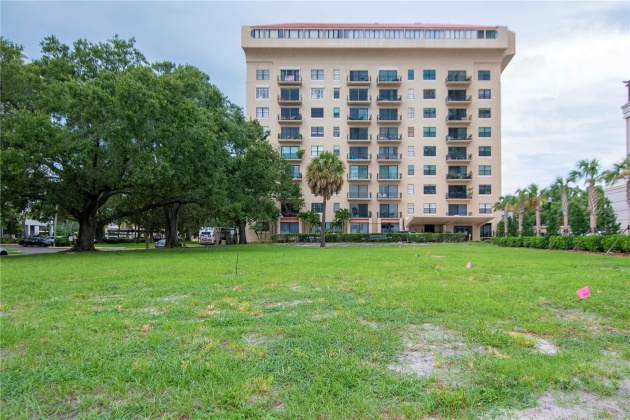 2109 BAYSHORE BOULEVARD, TAMPA, Florida 33606, 1 Bedroom Bedrooms, ,1 BathroomBathrooms,Residential,For Sale,BAYSHORE,MFRU8227421