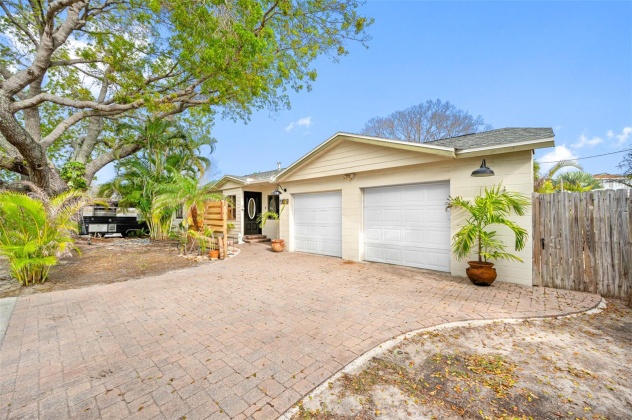 14001 MIRAMAR AVENUE, MADEIRA BEACH, Florida 33708, 3 Bedrooms Bedrooms, ,2 BathroomsBathrooms,Residential,For Sale,MIRAMAR,MFRU8227425