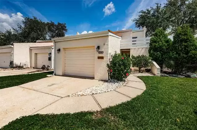 4318 SUNRAY COURT, TAMPA, Florida 33615, 2 Bedrooms Bedrooms, ,2 BathroomsBathrooms,Residential,For Sale,SUNRAY,MFRU8226921