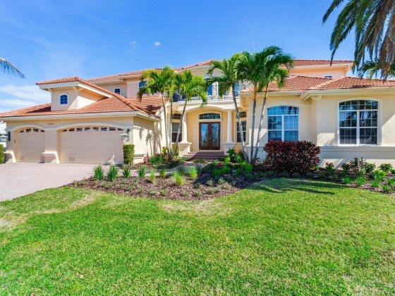 17371 KENNEDY DRIVE, NORTH REDINGTON BEACH, Florida 33708, 4 Bedrooms Bedrooms, ,3 BathroomsBathrooms,Residential,For Sale,KENNEDY,MFRU8227521