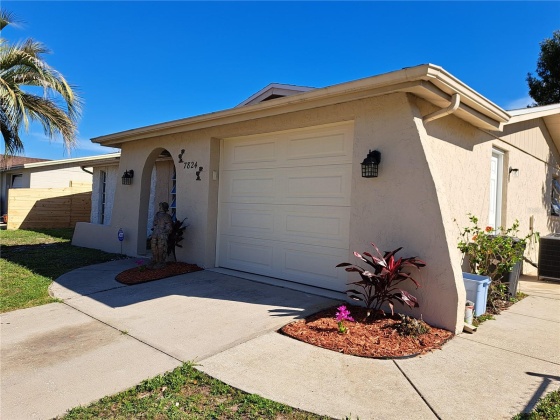 7824 FARMLAWN DRIVE, PORT RICHEY, Florida 34668, 3 Bedrooms Bedrooms, ,2 BathroomsBathrooms,Residential,For Sale,FARMLAWN,MFRT3490994