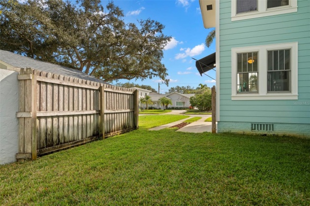 335 19TH AVENUE, ST PETERSBURG, Florida 33704, 4 Bedrooms Bedrooms, ,3 BathroomsBathrooms,Residential,For Sale,19TH,MFRU8228110