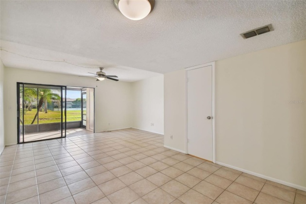 9209 SEMINOLE BLVD, SEMINOLE, Florida 33772, 2 Bedrooms Bedrooms, ,1 BathroomBathrooms,Residential,For Sale,SEMINOLE BLVD,MFRU8227627