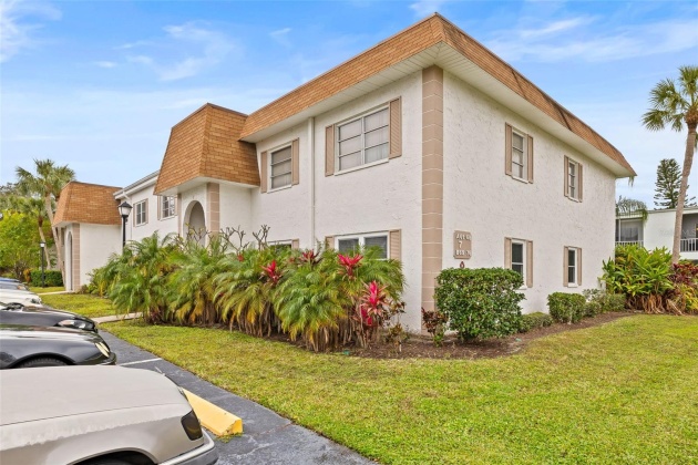 379 MCMULLEN BOOTH ROAD, CLEARWATER, Florida 33759, 2 Bedrooms Bedrooms, ,1 BathroomBathrooms,Residential,For Sale,MCMULLEN BOOTH,MFRU8227538