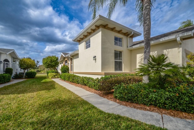 1218 LYNDHURST GREENS DRIVE, SUN CITY CENTER, Florida 33573, 2 Bedrooms Bedrooms, ,2 BathroomsBathrooms,Residential,For Sale,LYNDHURST GREENS,MFRT3498780