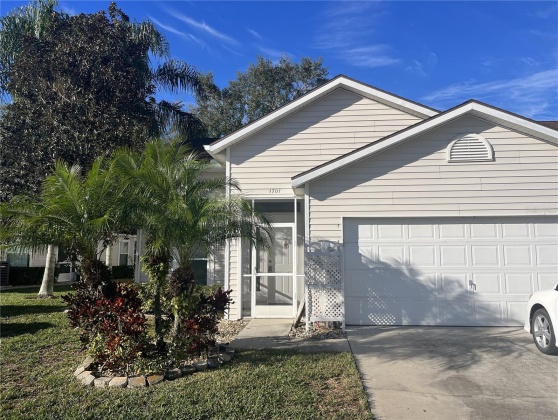 1701 LAKE HERON DRIVE, LUTZ, Florida 33549, 3 Bedrooms Bedrooms, ,2 BathroomsBathrooms,Residential,For Sale,LAKE HERON,MFRT3498612