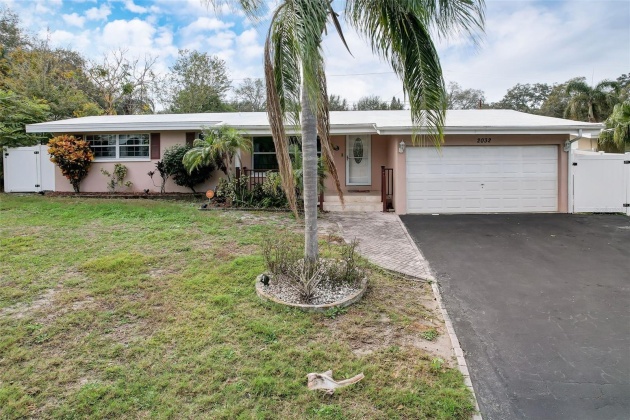 2032 GATEWOOD DRIVE, LARGO, Florida 33770, 3 Bedrooms Bedrooms, ,2 BathroomsBathrooms,Residential,For Sale,GATEWOOD,MFRU8228202