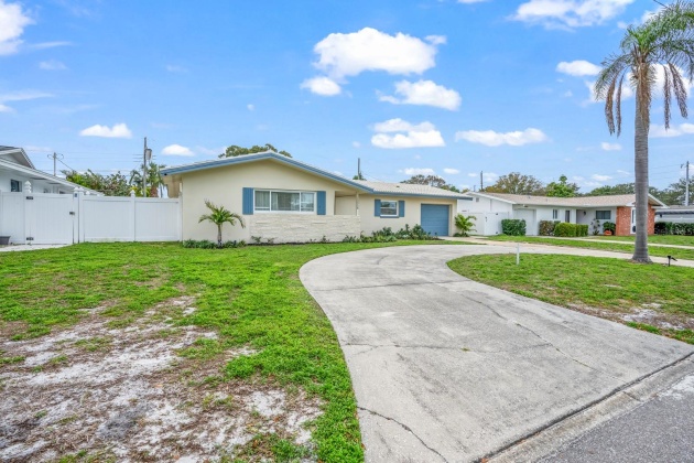 13958 ANTIGUA DRIVE, SEMINOLE, Florida 33776, 2 Bedrooms Bedrooms, ,2 BathroomsBathrooms,Residential,For Sale,ANTIGUA,MFRU8228594