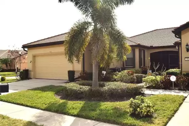 310 BLUEWATER FALLS COURT, APOLLO BEACH, Florida 33572, 3 Bedrooms Bedrooms, ,2 BathroomsBathrooms,Residential,For Sale,BLUEWATER FALLS,MFRU8228736