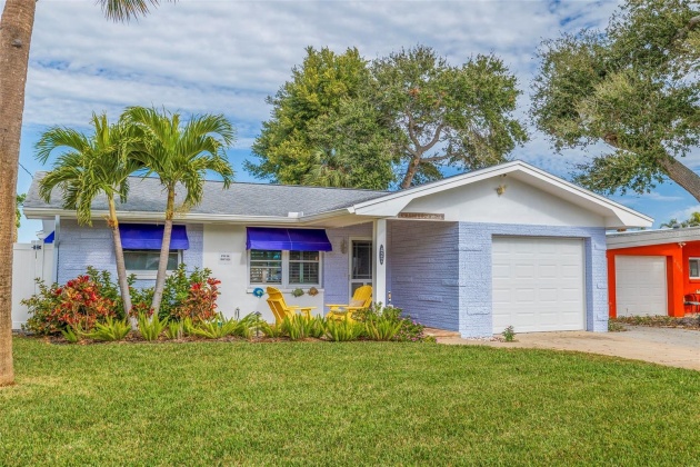 422 20TH AVENUE, INDIAN ROCKS BEACH, Florida 33785, 2 Bedrooms Bedrooms, ,2 BathroomsBathrooms,Residential,For Sale,20TH,MFRU8227976