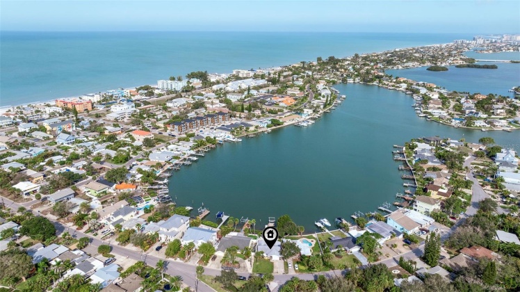 422 20TH AVENUE, INDIAN ROCKS BEACH, Florida 33785, 2 Bedrooms Bedrooms, ,2 BathroomsBathrooms,Residential,For Sale,20TH,MFRU8227976