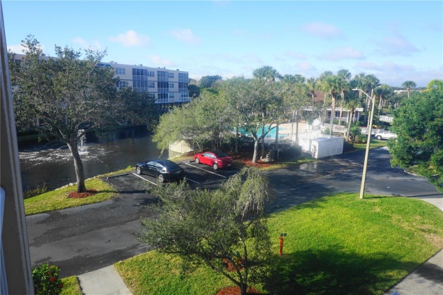 6315 SHORELINE DRIVE, ST PETERSBURG, Florida 33708, 3 Bedrooms Bedrooms, ,2 BathroomsBathrooms,Residential,For Sale,SHORELINE,MFRU8225592