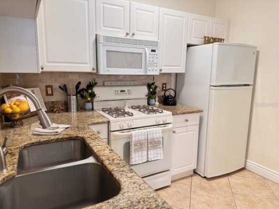 2705 VIA MURANO, CLEARWATER, Florida 33764, 1 Bedroom Bedrooms, ,1 BathroomBathrooms,Residential,For Sale,VIA MURANO,MFRU8225232