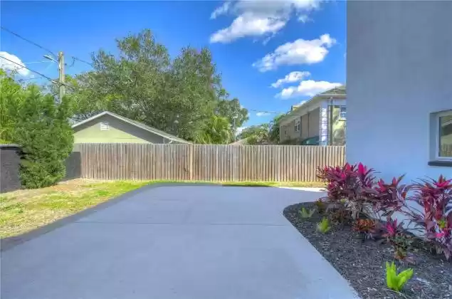2909 FOUNTAIN BOULEVARD, TAMPA, Florida 33609, 4 Bedrooms Bedrooms, ,4 BathroomsBathrooms,Residential,For Sale,FOUNTAIN,MFRT3501433