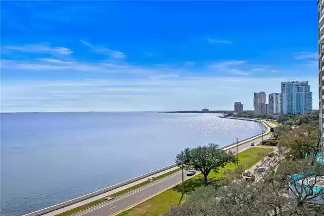 2900 BAY TO BAY BOULEVARD, TAMPA, Florida 33629, 5 Bedrooms Bedrooms, ,5 BathroomsBathrooms,Residential,For Sale,BAY TO BAY,MFRT3501186