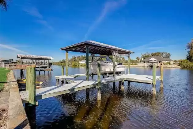 1203 SABLE COVE, RUSKIN, Florida 33570, 3 Bedrooms Bedrooms, ,2 BathroomsBathrooms,Residential,For Sale,SABLE,MFRT3501441