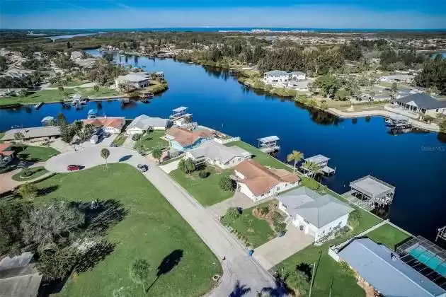 1203 SABLE COVE, RUSKIN, Florida 33570, 3 Bedrooms Bedrooms, ,2 BathroomsBathrooms,Residential,For Sale,SABLE,MFRT3501441