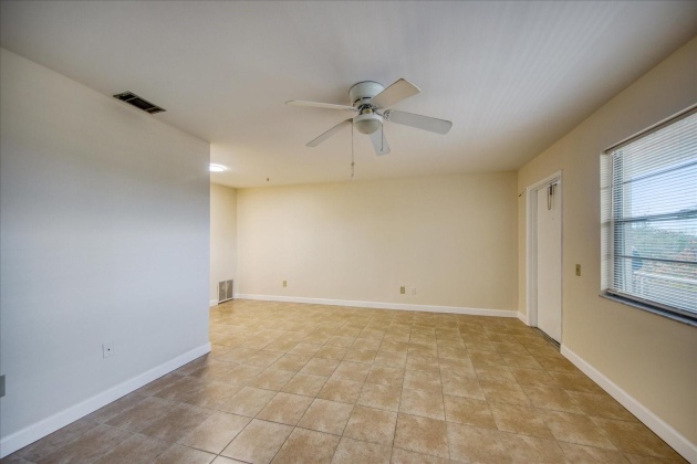 911 WASHINGTON AVENUE, LARGO, Florida 33770, 1 Bedroom Bedrooms, ,1 BathroomBathrooms,Residential,For Sale,WASHINGTON,MFRU8225181