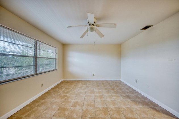 911 WASHINGTON AVENUE, LARGO, Florida 33770, 1 Bedroom Bedrooms, ,1 BathroomBathrooms,Residential,For Sale,WASHINGTON,MFRU8225181