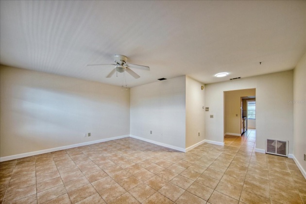 911 WASHINGTON AVENUE, LARGO, Florida 33770, 1 Bedroom Bedrooms, ,1 BathroomBathrooms,Residential,For Sale,WASHINGTON,MFRU8225181