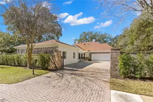 900 GOLF VIEW STREET, TAMPA, Florida 33629, 5 Bedrooms Bedrooms, ,4 BathroomsBathrooms,Residential,For Sale,GOLF VIEW,MFRT3500819